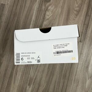 Nike Air Jordan 1 Mid SE - Neutral Grey and White